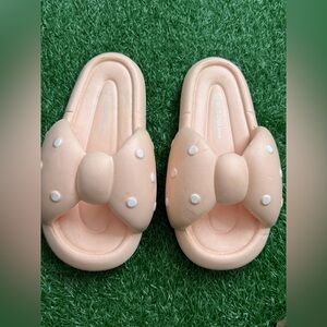 Wild‎ Diva Peach Bow Slide Sandals Size 40-41